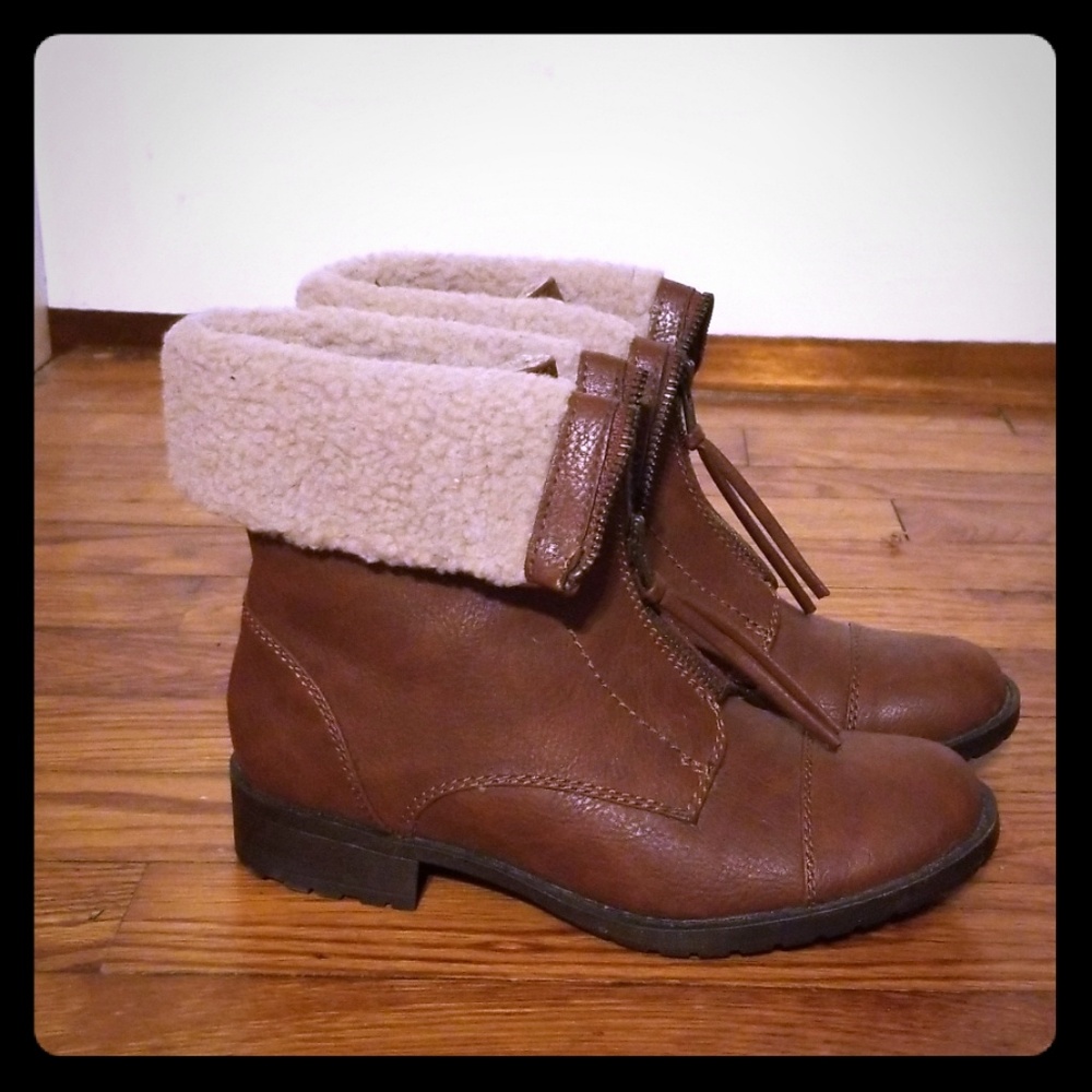 Bass boots